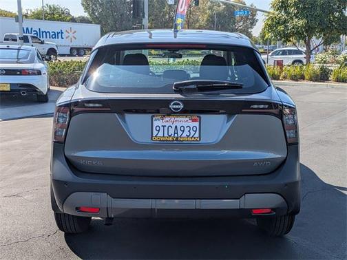 2025 Nissan Kicks S