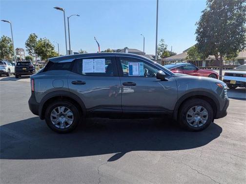 2025 Nissan Kicks S