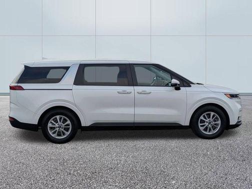Snow White Pearl 2023 Kia Carnival LX