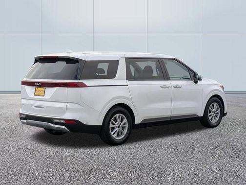 Snow White Pearl 2023 Kia Carnival LX