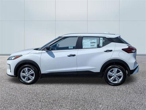 2025 Nissan Kicks S