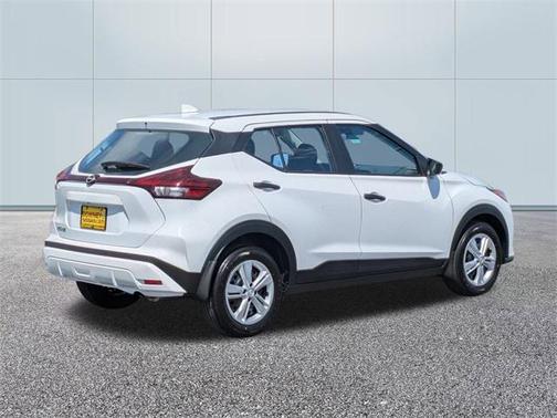 2025 Nissan Kicks S