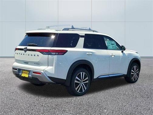2023 Nissan Pathfinder Platinum FWD