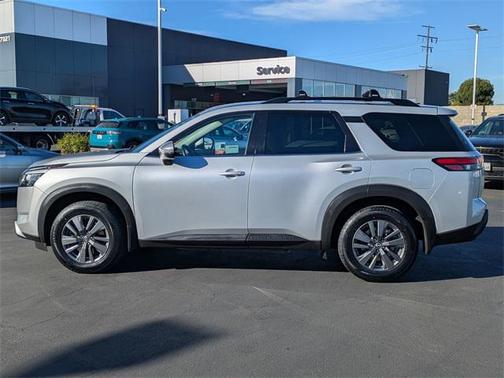 2022 Nissan Pathfinder SV 2WD