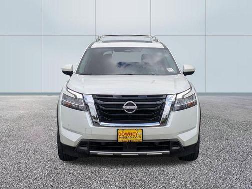 Pearl White Tricoat 2023 Nissan Pathfinder Platinum FWD
