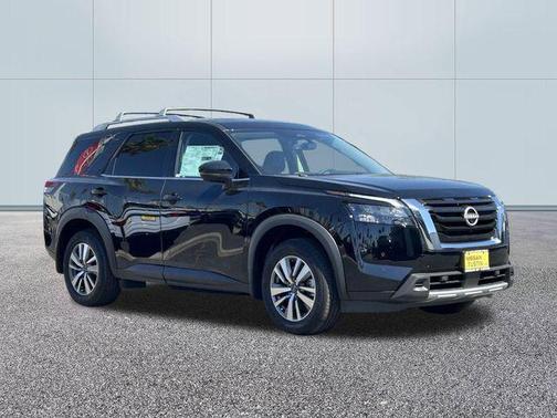 2025 Nissan Pathfinder SL FWD