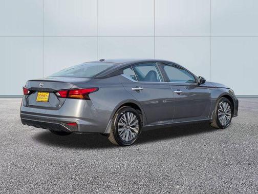 Gun Metallic 2025 Nissan Altima 2.5 SV