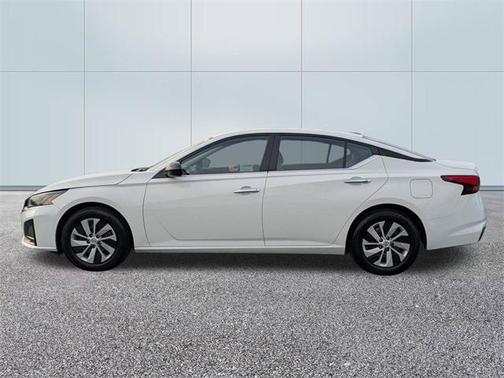 2025 Nissan Altima S FWD