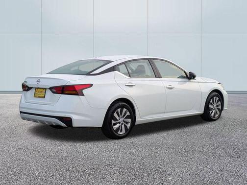 2025 Nissan Altima S FWD