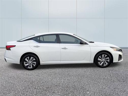2025 Nissan Altima S FWD