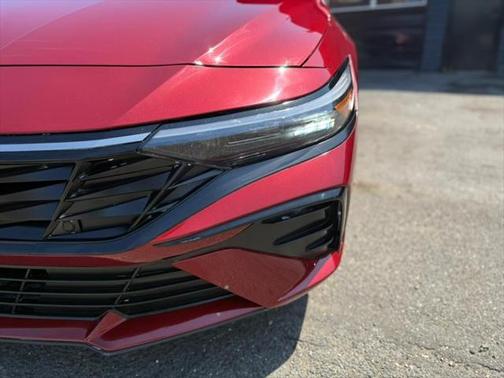 2025 Hyundai ELANTRA SEL