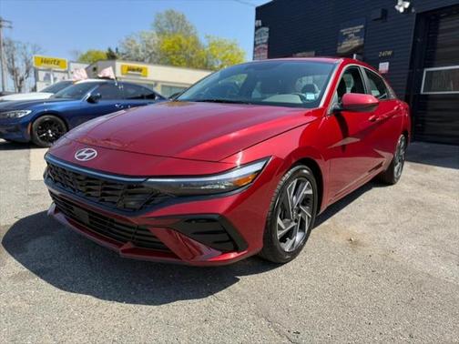 2025 Hyundai ELANTRA SEL
