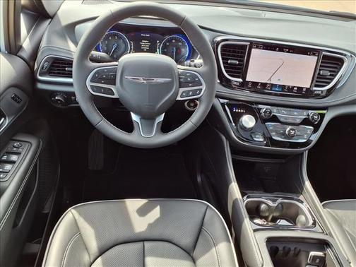 Bright White Clearcoat 2026 Chrysler Pacifica Limited