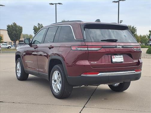 2025 Jeep Grand Cherokee Laredo