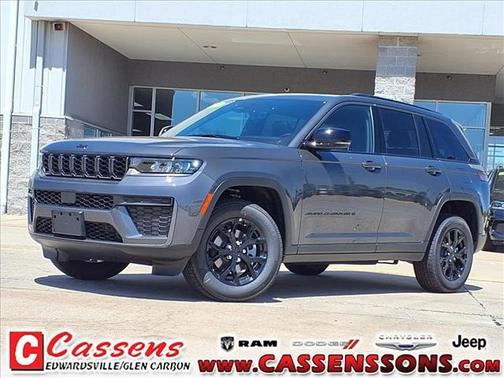 Metallic 2026 Jeep Grand Cherokee Laredo