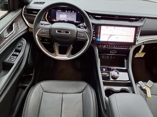 Silver Zynith 2026 Jeep Grand Cherokee Limited