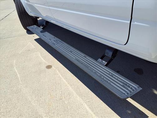 Bright White Clearcoat 2026 RAM 1500 Laramie