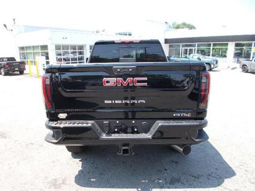 2025 GMC Sierra 2500 AT4