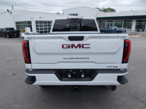 2025 GMC Sierra 2500 AT4