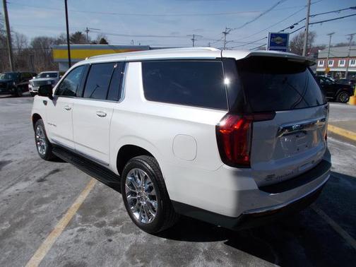 2023 GMC Yukon XL SLT