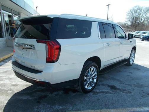 2023 GMC Yukon XL SLT