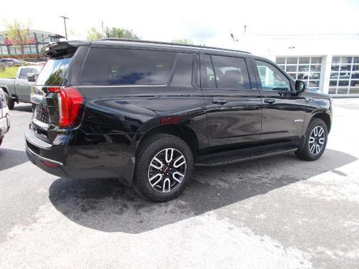 2024 GMC Yukon XL 4WD AT4