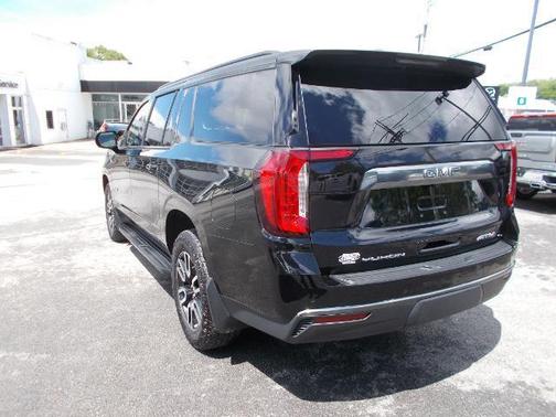 2024 GMC Yukon XL 4WD AT4