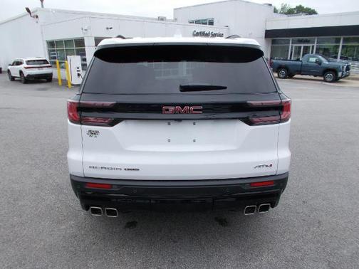 2025 GMC Acadia AWD AT4