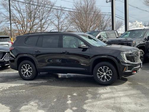 2025 GMC Acadia AWD AT4