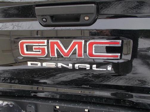 2023 GMC Canyon Denali