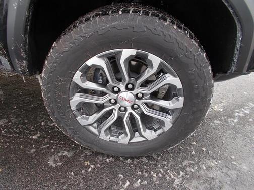 2023 GMC Canyon Denali