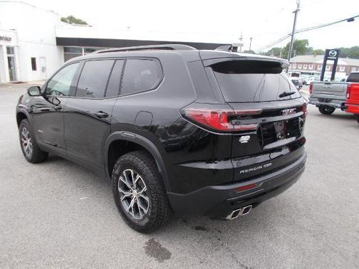 2025 GMC Acadia AWD AT4