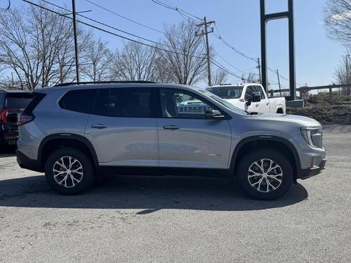 2025 GMC Acadia AWD AT4
