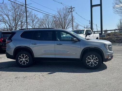 2025 GMC Acadia AWD AT4