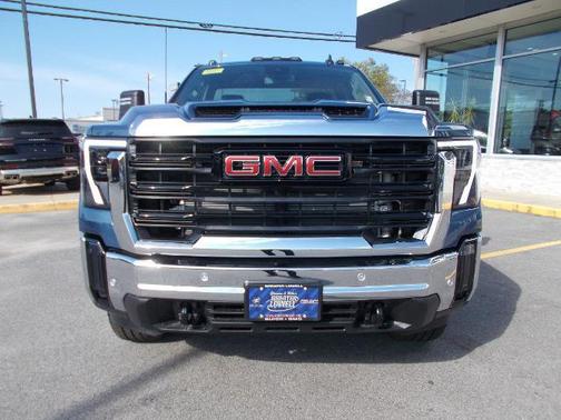 2025 GMC Sierra 3500 Base