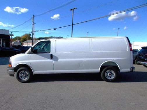 2025 GMC Savana 3500 RWD 3500 Regular Wheelbase Work Van