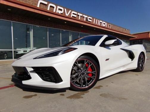 White Pearl 2023 Chevrolet Corvette Stingray w/3LT