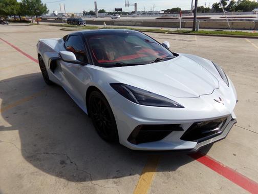 Ceramic White 2023 Chevrolet Corvette Stingray w/3LT
