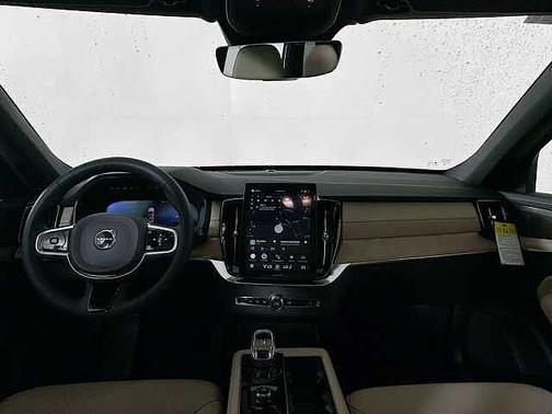 Crystal White 2026 Volvo XC90 Plus
