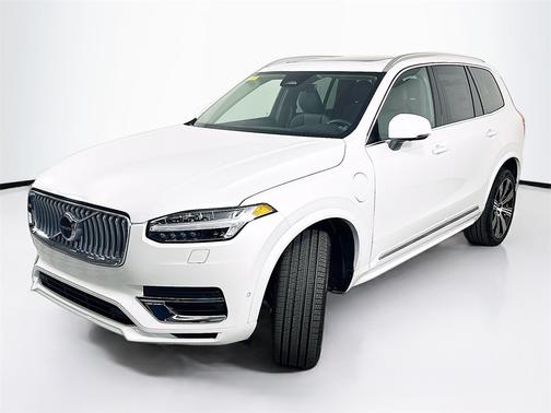 2025 Volvo XC90 Plug-In Hybrid T8 Plus