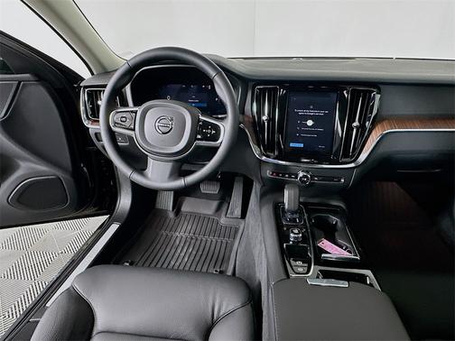 2024 Volvo S60 Recharge Plug-In Hybrid T8 Plus Dark
