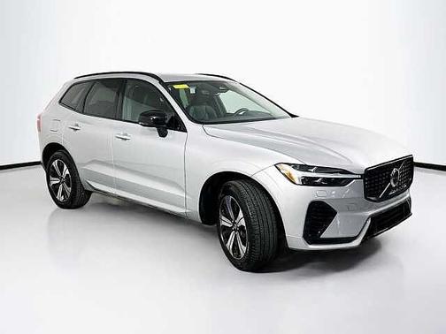 Silver Dawn 2025 Volvo XC60 Core