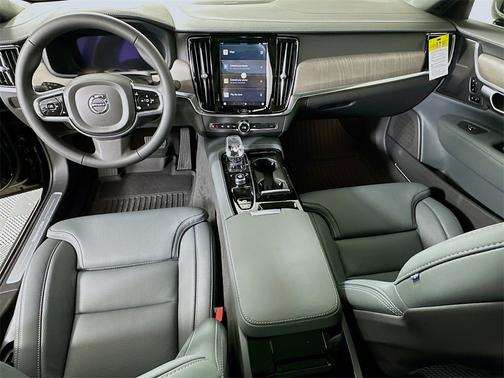 2024 Volvo S90 Recharge Plug-In Hybrid T8 Ultimate