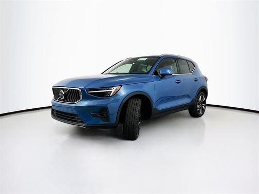 2024 Volvo XC40 B5 Plus Bright