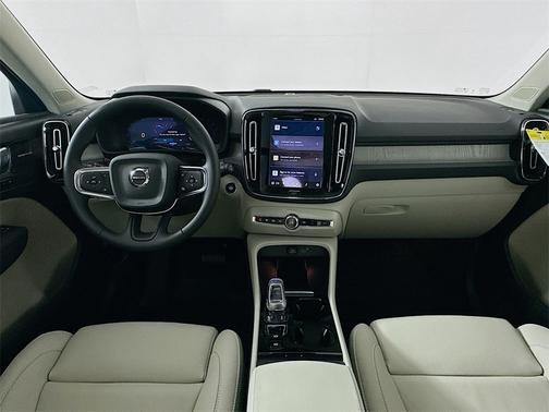 2024 Volvo XC40 B5 Plus Bright