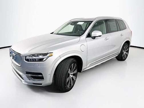 Silver Dawn 2025 Volvo XC90 Plus
