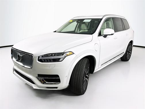 2025 Volvo XC90 Plug-In Hybrid T8 Plus