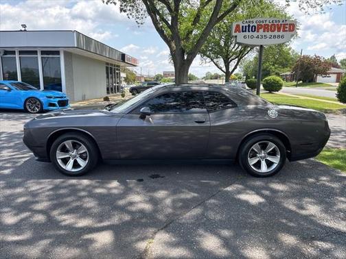 2017 Dodge Challenger SXT