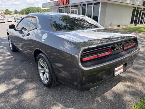 2017 Dodge Challenger SXT