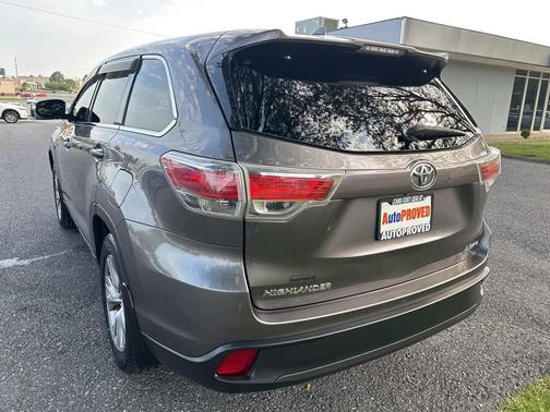 2014 Toyota Highlander LE